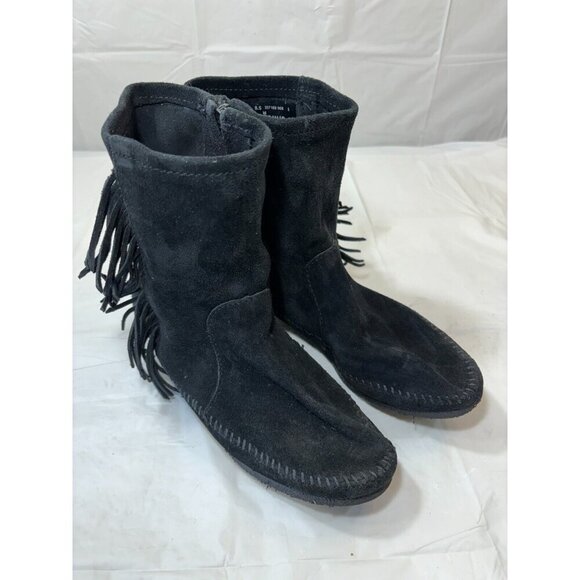 Minnetonka Women's Side Fringe Wedge Western Boot - Picture 2 of 16